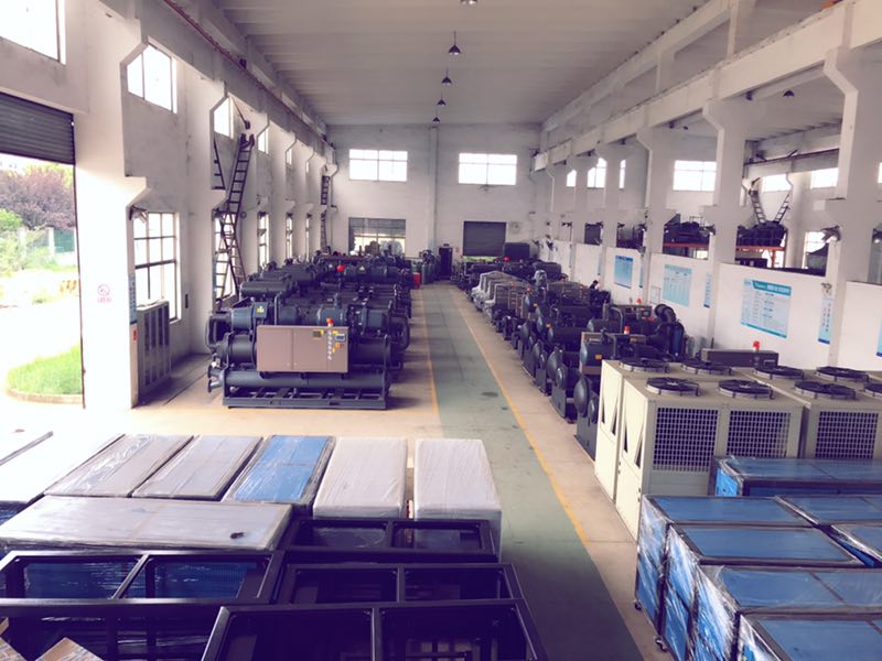 工業冷水機